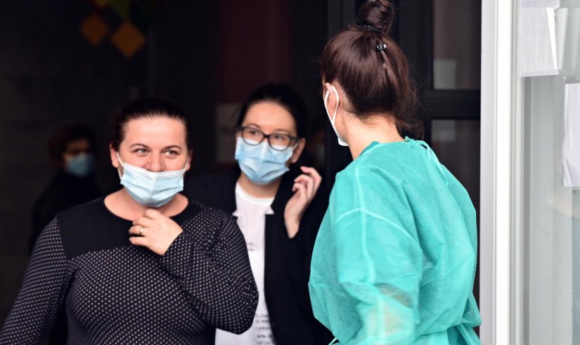 Opća bolnica Varaždin ponovno uvela obvezu nošenje maski za posjetitelje