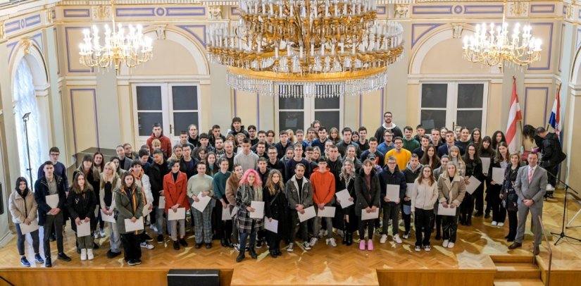 Bosilj čestitao Dan grada stipendistima: Isplaćene su stipendije!