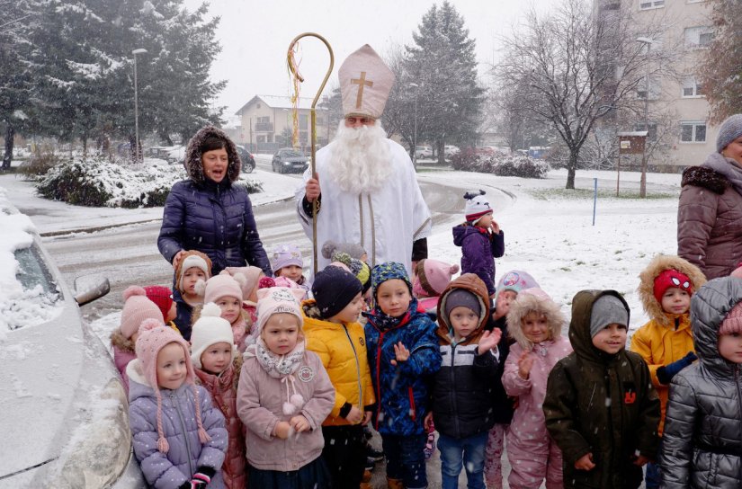 FOTO Sveti Nikola donio obilje radosti ludbreškim vrtićarcima