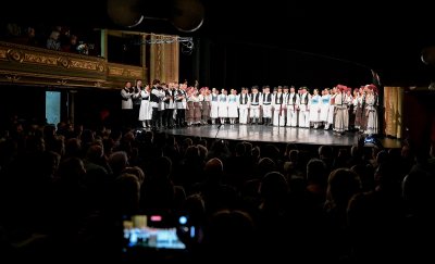 FOTO Varaždinski folklorni ansambl proslavio 25 godina rada velikim koncertom u HNK u Varaždinu