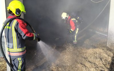 FOTO Zbog kvara na utičnici došlo do požara u peradarniku u Hrženici