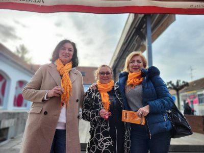 FOTO Ženska inicijativa HNS-a Varaždin obilježila Valentinovo s Narančastim danom