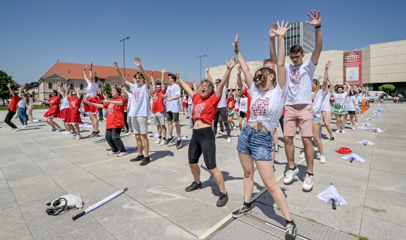 Tri dana maturantike u Varaždinu, na Kapucinskom trgu ponovno se pleše &#039;Quadrilla&#039;