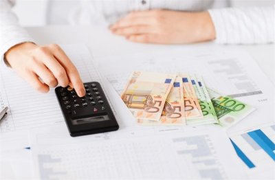 Prosječna plaća programera 3.005 eura, tekstilaca 1.085 eura