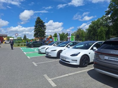 FOTO: U Ivancu otvoren najsnažniji hub za punjenje električnih vozila na sjeveru Hrvatske