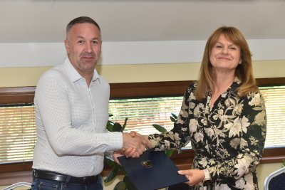FOTO Potpisan ugovor s izvođačem radova za projekt dogradnje Dječjeg vrtića Leptirić u Ljubešćici