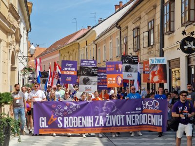 FOTO U Varaždinu održan &quot;Hod za život&quot;: povorka prošla kroz središte grada