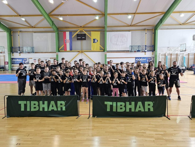 Fight Club Kovačić uvjerljivo proglašen za najbolji klub na međunarodnom savate turniru Crikvenica open