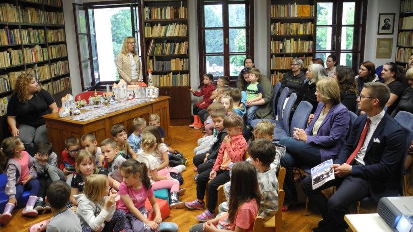 FOTO Djeca iz vrtića Malo drvo uz pomoć participativnog proračuna izradila slikovnicu Priče o Varaždinu