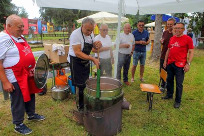 12. IVANEČKI KOTLIĆ Rekordnih 55 ekipa: bit će gulaša, sarme, graha s junetinom...