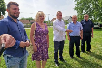 FOTO Župan Stričak i načelnica Vitković obišli škole u Šemovcu i Trnovcu