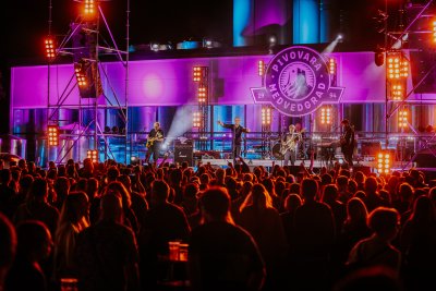FOTO Brundanje 2024: Najjači dvodnevni rock festival u Pivovari Medvedgrad