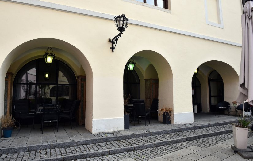 Hoće li se u atriju Županijske palače ponovno otvoriti kafić?