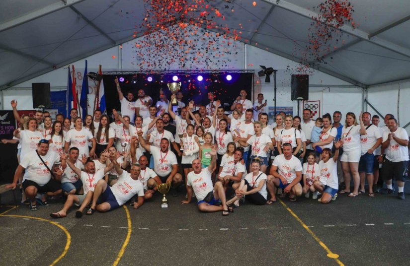 FOTO Sjajna atmosfera u Stažnjevcu: domaćini obranili naslov državnih prvaka u sportskoj rekreaciji na selu