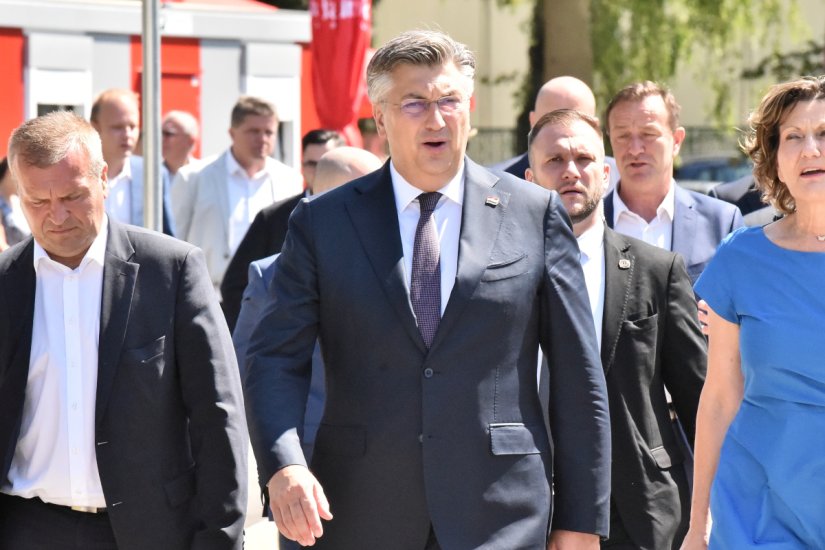 Plenković: Milanoviću bi bilo bolje da se ponaša kao predsjednik˙ŔH, a ne kao politički divljak i prostak