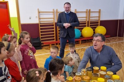 Grad Novi Marof i ove godine potporama pomaže svojim pčelarima