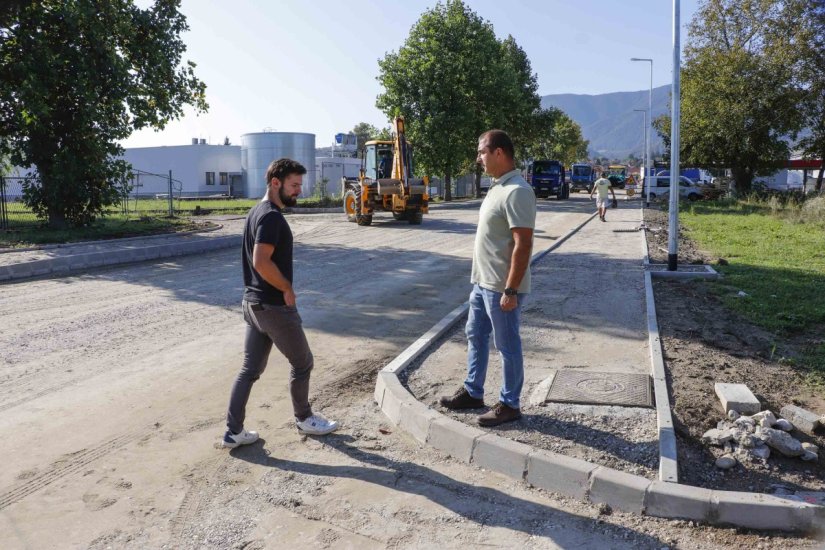 IVANEC Asfaltiran sjeverni dio Gundulićeve ulice, na potezu od novog rotora do dvorane Vita