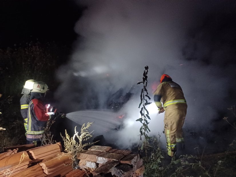 FOTO Novomarofski vatrogasci gasili požar na otvorenom u Paki