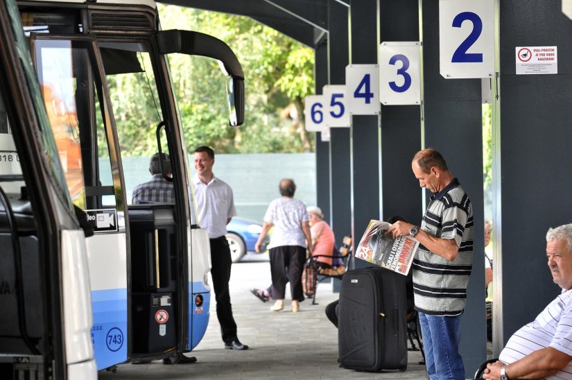 NOVE ŽUPANIJSKE LINIJE Polasci lokalnih autobusa svakih sat vremena!