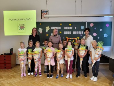 Prvi dan škole u Donjoj Voći: &quot;Zajedno gradimo budućnost naših najmlađih!&quot;