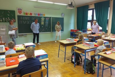 Na području Bednje u školske je klupe prvi put sjelo 19 prvašića; dobrodošlicu im poželio načelnik Poljak