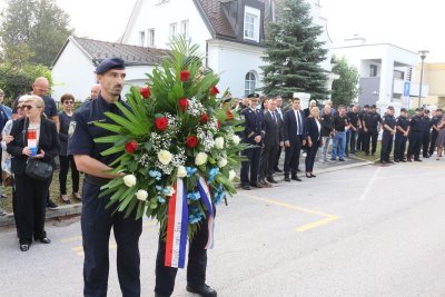 FOTO Odana počast varaždinskim policajcima poginulima u Vukovaru