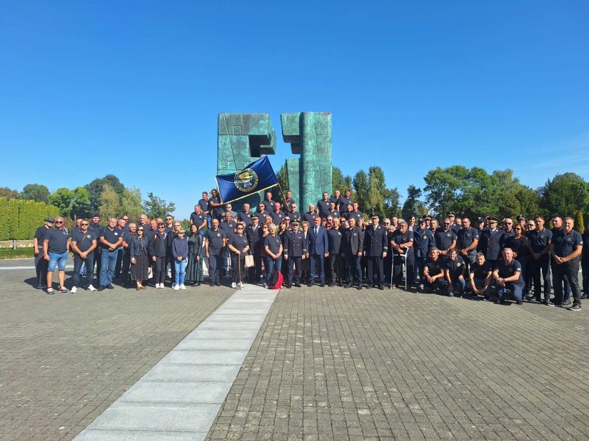 FOTO Kod Vukovarsko-srijemskog župana obilježena 33. godišnjica odlaska policajaca PU varaždinske u Vukovar