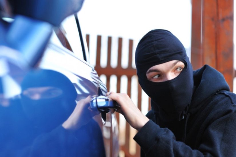 Ukraden auto u Kurelčevoj ulici u Varaždinu, pronađen dva dana kasnije u ulici Ferdinanda Konšćaka