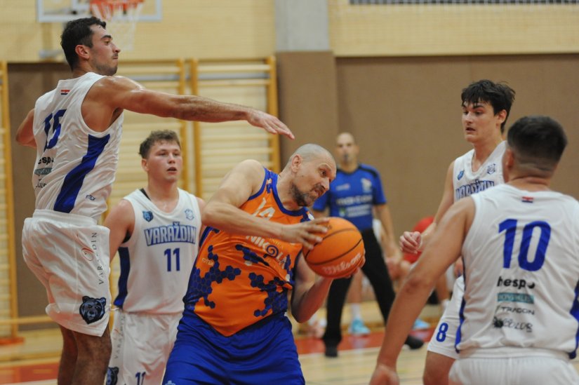 FOTO KK Varaždin protiv KK Varteksa prošao u finale županijskog Kupa