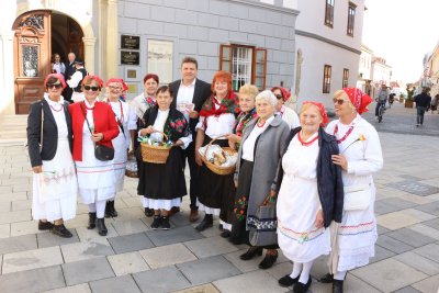 Čestitka uz Dan starijih osoba