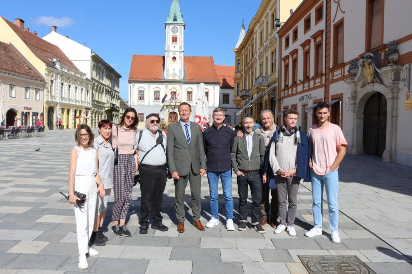 FOTO Oskarovci prošetali Varaždinom