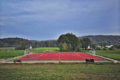 U Slanju završeni radovi na izgradnji Streetball igrališta