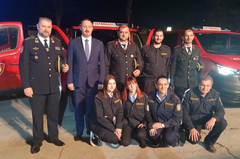 FOTO NOVI MAROF Primopredaja još triju novih vozila za vatrogasne intervencije