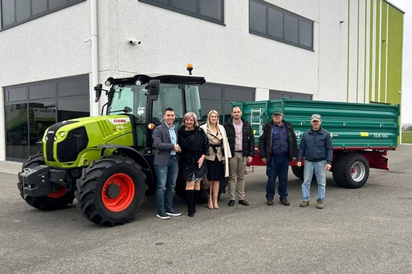 FOTO OPĆINA TRNOVEC BARTOLOVEČKI Novi komunalni stroj za lakše i efikasnije obavljanje poslova