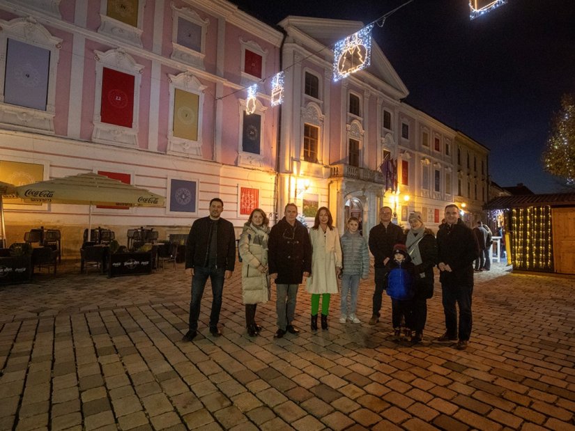 FOTO Adventski kalendar i ove godine krasi Županijsku palaču