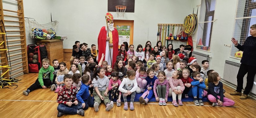 Sveti Nikola u općini Cestica podijelio poklone najmlađima