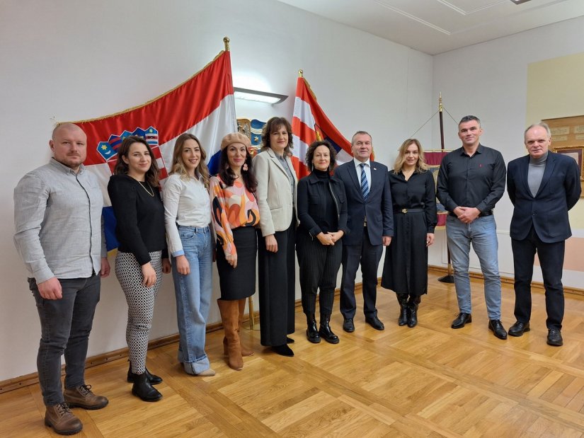 Učenici Medicinske škole Varaždin uključeni u dežurstvo na sportskim terenima