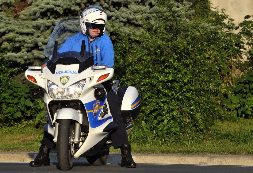 Imao zaštitne mjere zabrane upravljanja, nije ga zaustavilo da sjedne za volan