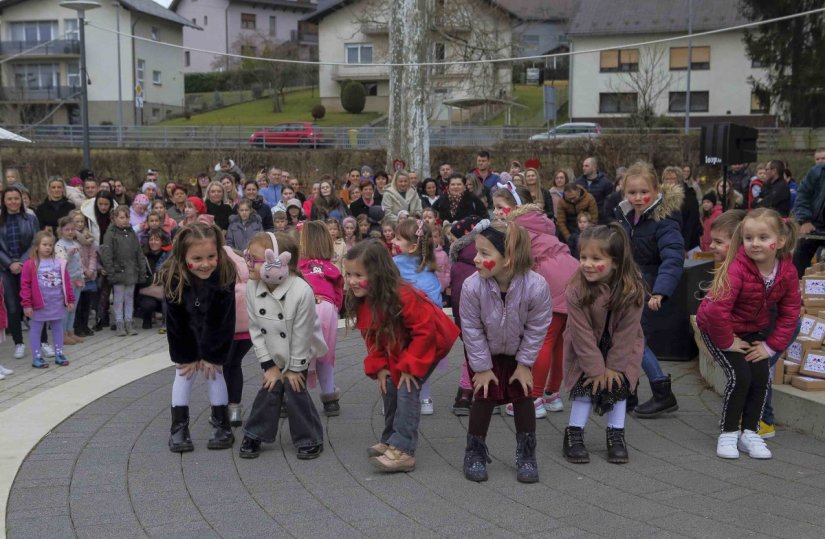 PTIČEKI SE ŽENIJU Dođite u subotu na veselu ptičju svadbu u gradski park Ivanec