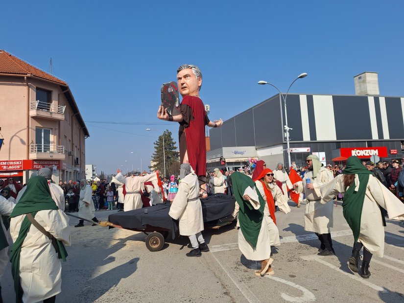 FOTO Na Ivonjskem fašniku &quot;ukazao&quot; se i premijer Plenković