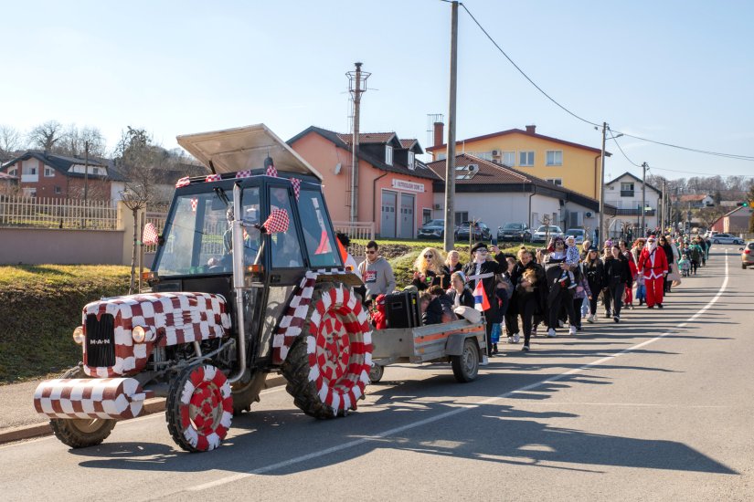 FOTO Održana 14. mačkarada v Beretincu