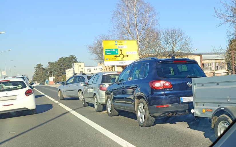 FOTO Prometna nesreća u Podravskoj ulici, promet se odvija jednom trakom