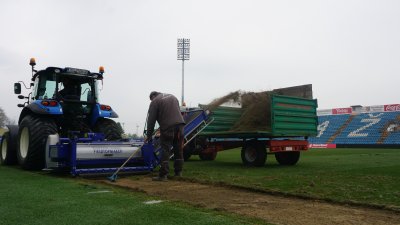 FOTO Na glavom terenu Gradskog stadiona u Varaždinu počeli radovi na zamjeni travnjaka