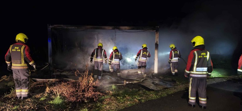 FOTO Nemirna noć u Svetom Đurđu, u potpunosti izgorjela kontejnerska kuća