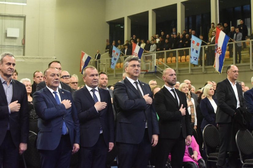 FOTO  Predsjednik HDZ-a i Vlade Andrej Plenković na obilježavanju 35. godišnjice HDZ-a Varaždinske županije