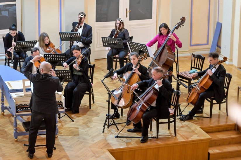 VKO održao novi koncert u ovoj sezoni, nadahnuto muziciranje pod dirigentskim vodstvom Darijana Ivezića