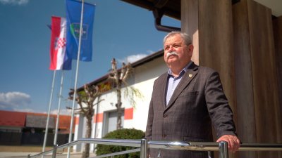 VIDEO Ususret otvorenju novouređenog Društvenog doma u Gornjem Vratnu