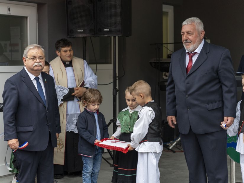 Otvoren i predan na upotrebu novoizgrađeni Društveni dom u Jarkima