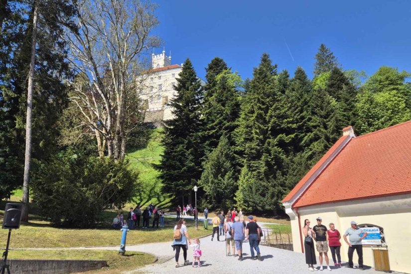 FOTO Tradicionalna proslava Praznika rada u Trakošćanu ponovno okupila brojne posjetitelje