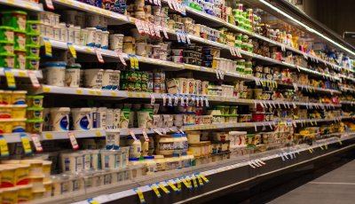 Dvije žene iz trgovine u Novom Marofu otuđile razne prehrambene proizvode i alkoholna pića